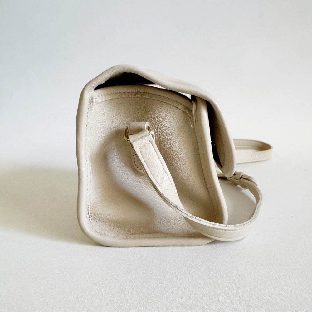 Vintage Coach Emmie Crossbody Pouch Bag 9018 Leather Cream 90s USA Classic Small - Picture 4 of 10
